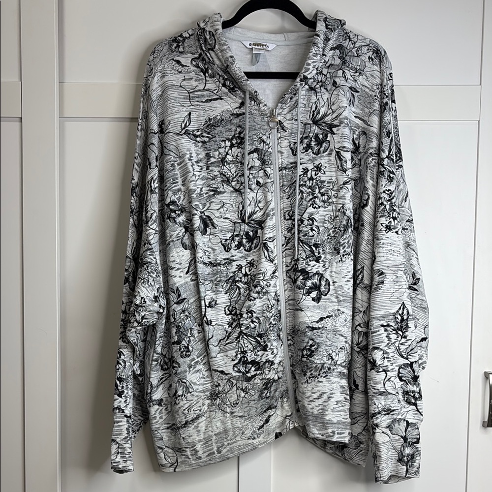 NWT Athleta Balance Zip Black and Gray Floral Print Hoodie